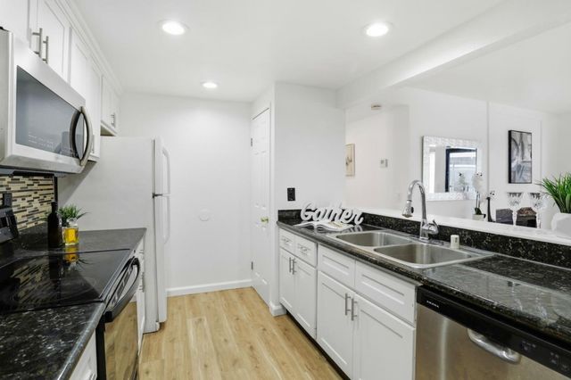 3819 7 Trees Boulevard 303, San Jose, CA 95111