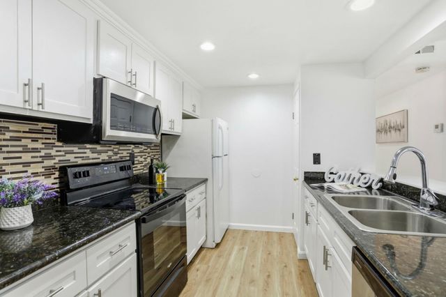 3819 7 Trees Boulevard 303, San Jose, CA 95111