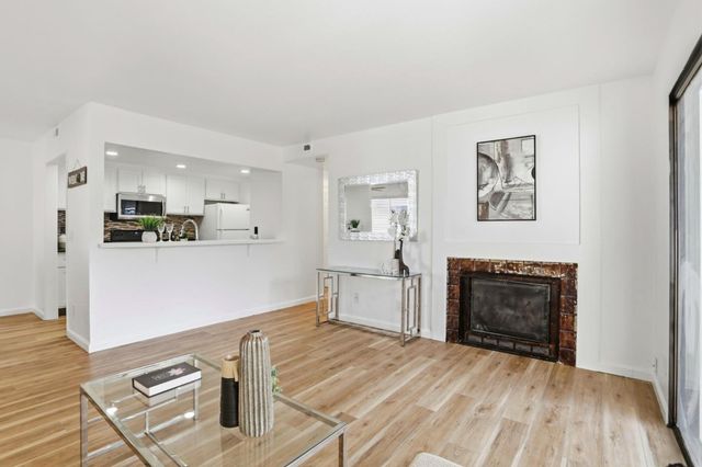 3819 7 Trees Boulevard 303, San Jose, CA 95111