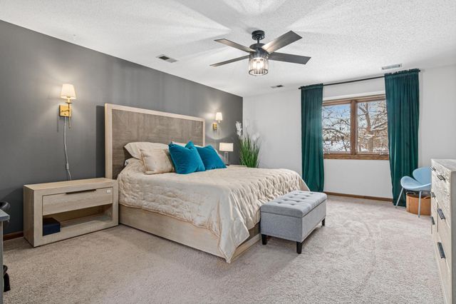 5816 Oxford Street N, Shoreview, MN 55126