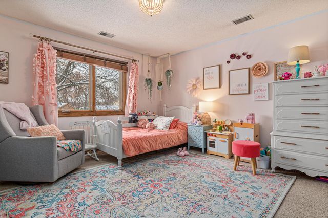 5816 Oxford Street N, Shoreview, MN 55126