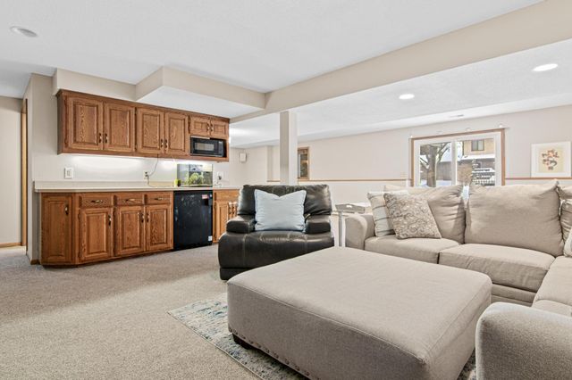 5816 Oxford Street N, Shoreview, MN 55126