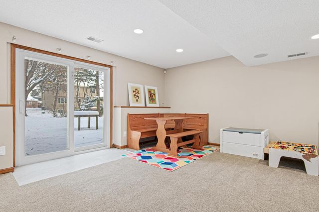 5816 Oxford Street N, Shoreview, MN 55126