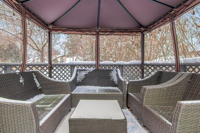 5816 Oxford Street N, Shoreview, MN 55126