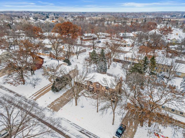 5816 Oxford Street N, Shoreview, MN 55126