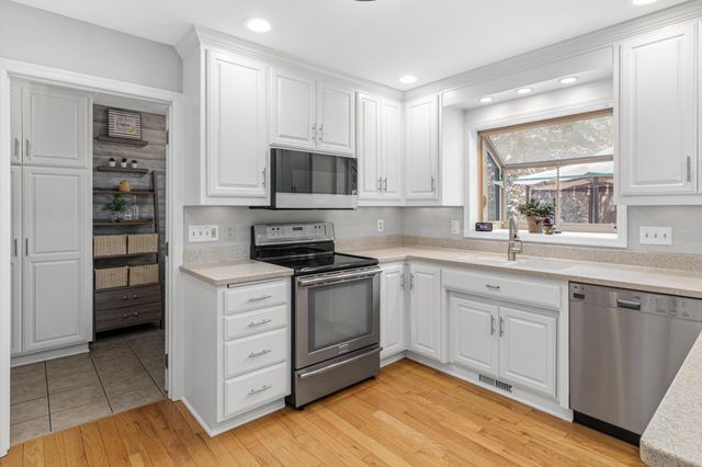 5816 Oxford Street N, Shoreview, MN 55126