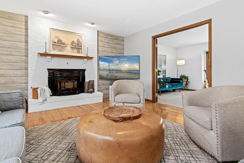 5816 Oxford Street N, Shoreview, MN 55126