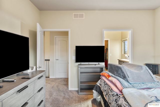 7106 N 140Th Avenue, Omaha, NE 68142