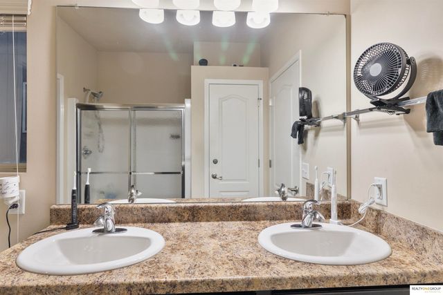 7106 N 140Th Avenue, Omaha, NE 68142