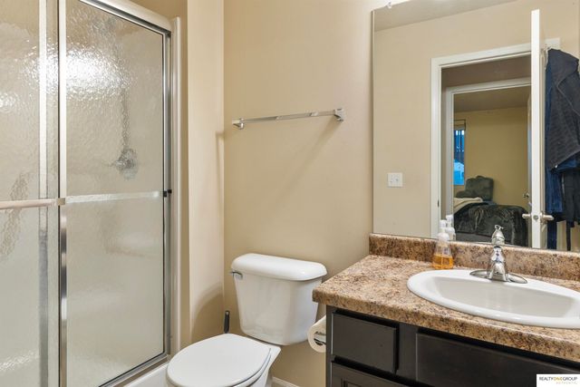 7106 N 140Th Avenue, Omaha, NE 68142