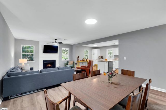 527 N River Road, Cleveland, SC 29635