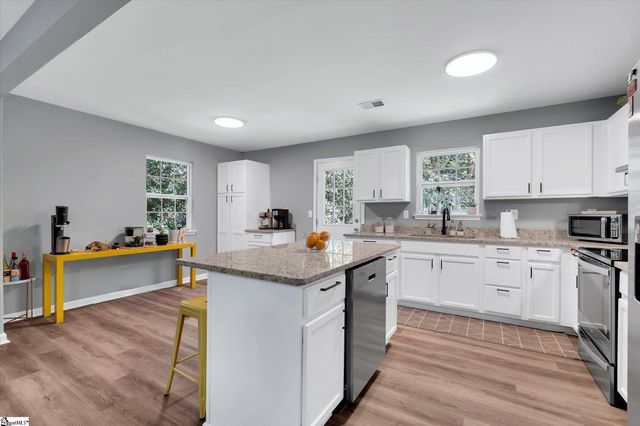 527 N River Road, Cleveland, SC 29635