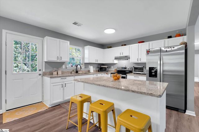 527 N River Road, Cleveland, SC 29635