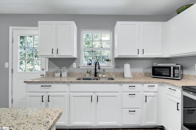 527 N River Road, Cleveland, SC 29635