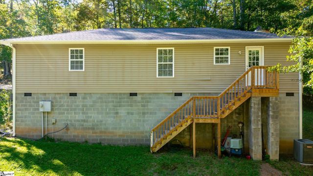 527 N River Road, Cleveland, SC 29635