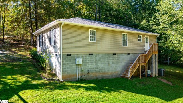 527 N River Road, Cleveland, SC 29635