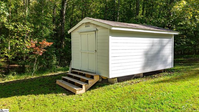 527 N River Road, Cleveland, SC 29635