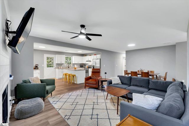 527 N River Road, Cleveland, SC 29635