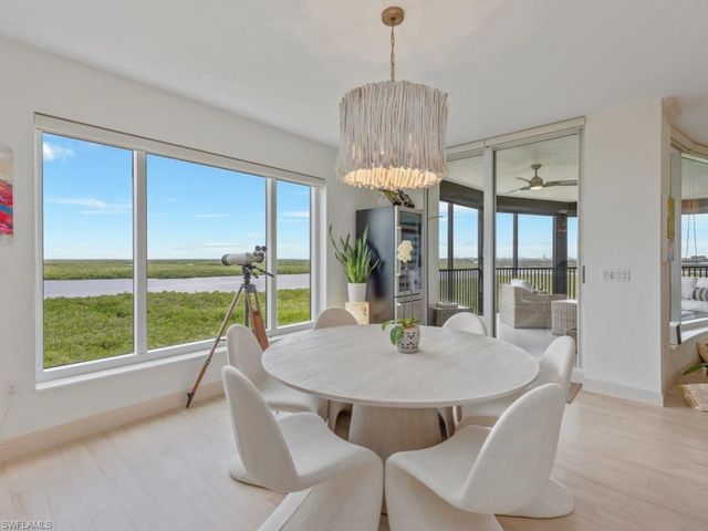 1050 Borghese LN 804, Naples, FL 34114