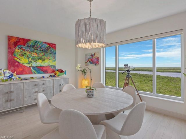 1050 Borghese LN 804, Naples, FL 34114