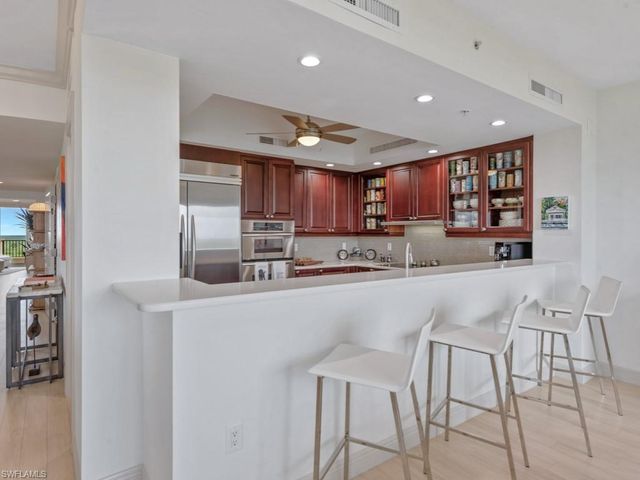 1050 Borghese LN 804, Naples, FL 34114