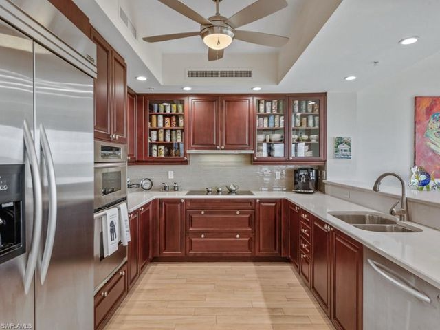 1050 Borghese LN 804, Naples, FL 34114