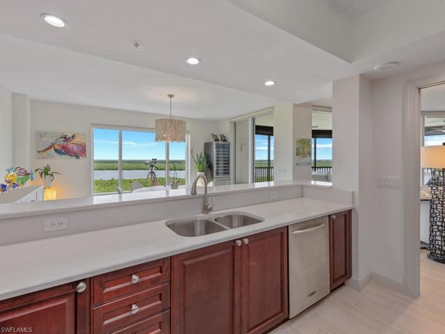 1050 Borghese LN 804, Naples, FL 34114
