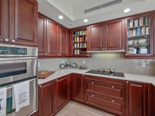 1050 Borghese LN 804, Naples, FL 34114