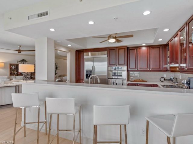 1050 Borghese LN 804, Naples, FL 34114