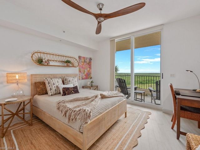 1050 Borghese LN 804, Naples, FL 34114