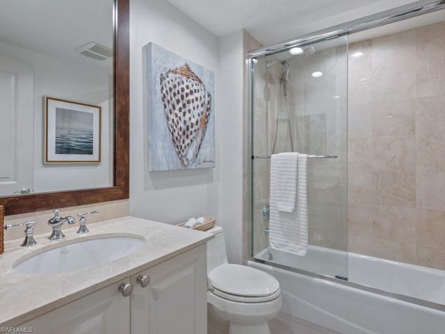 1050 Borghese LN 804, Naples, FL 34114