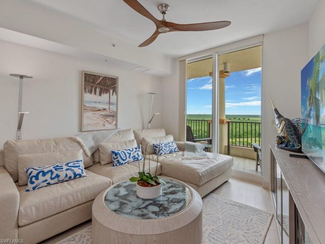 1050 Borghese LN 804, Naples, FL 34114