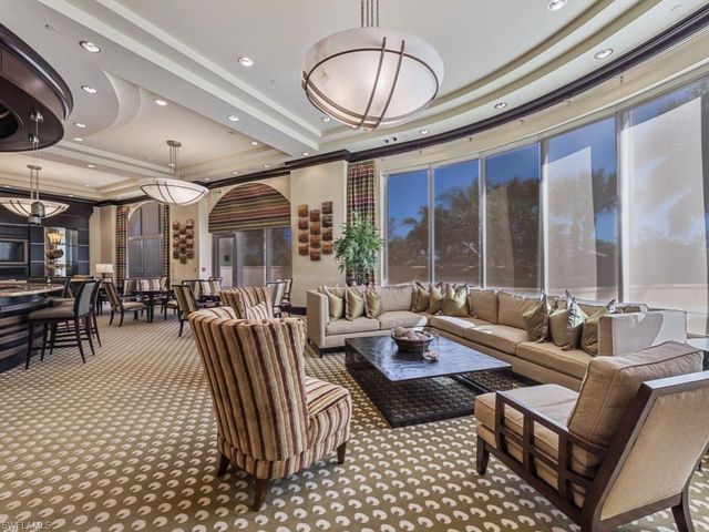 1050 Borghese LN 804, Naples, FL 34114