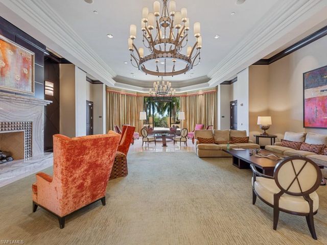 1050 Borghese LN 804, Naples, FL 34114