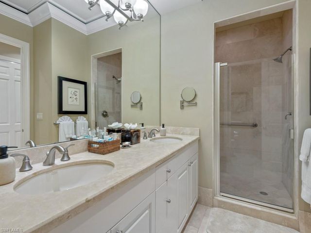 1050 Borghese LN 804, Naples, FL 34114
