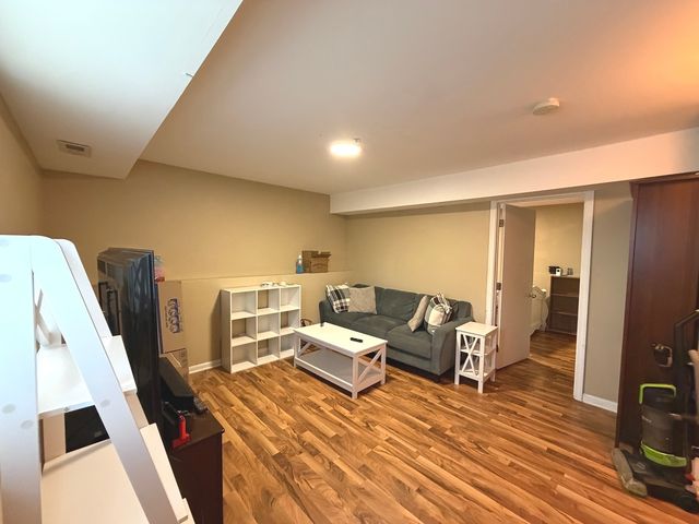 301 Cherrywood Court 301, Vernon Hills, IL 60061