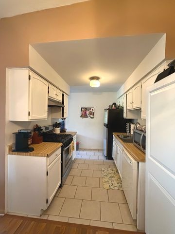 301 Cherrywood Court 301, Vernon Hills, IL 60061