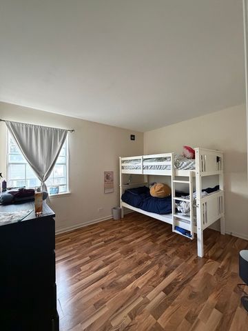 301 Cherrywood Court 301, Vernon Hills, IL 60061