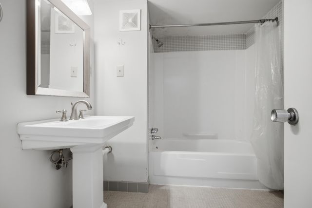 14 Lockwood Drive Apt 3i, Charleston, SC 29401