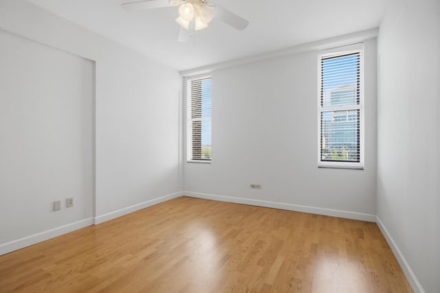 14 Lockwood Drive Apt 3i, Charleston, SC 29401