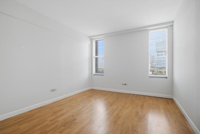 14 Lockwood Drive Apt 3i, Charleston, SC 29401