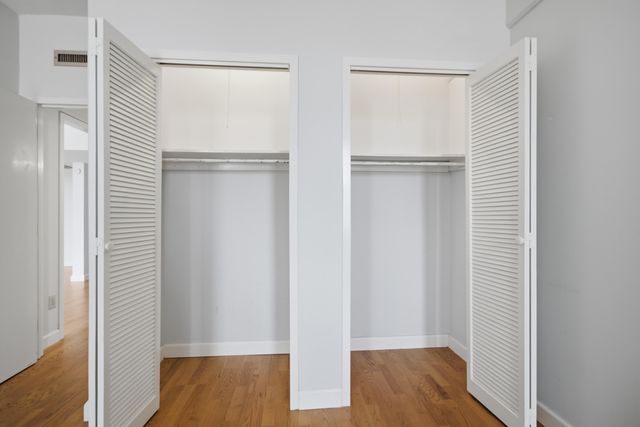 14 Lockwood Drive Apt 3i, Charleston, SC 29401