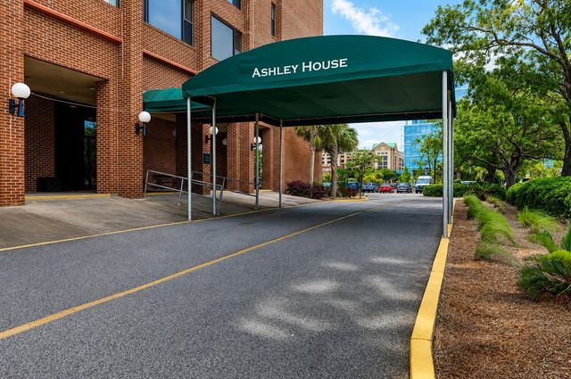 14 Lockwood Drive Apt 3i, Charleston, SC 29401