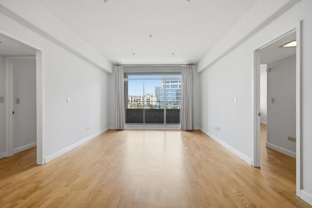 14 Lockwood Drive Apt 3i, Charleston, SC 29401