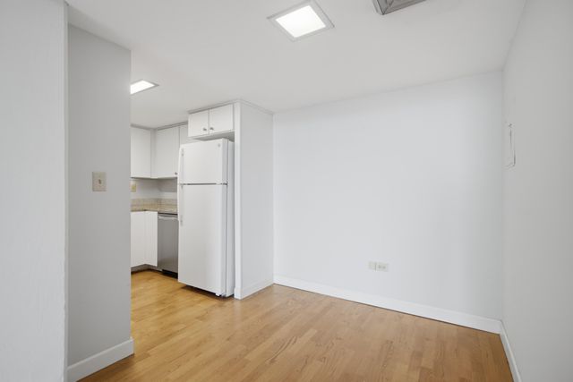 14 Lockwood Drive Apt 3i, Charleston, SC 29401