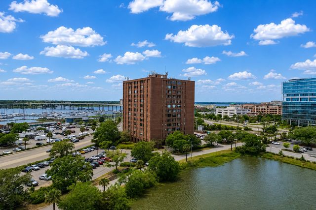 14 Lockwood Drive Apt 3i, Charleston, SC 29401