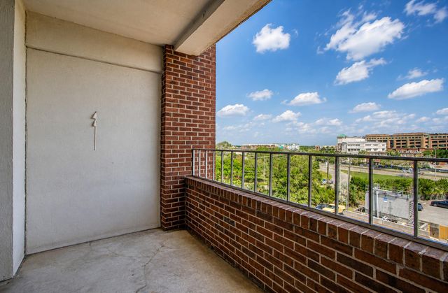 14 Lockwood Drive Apt 3i, Charleston, SC 29401