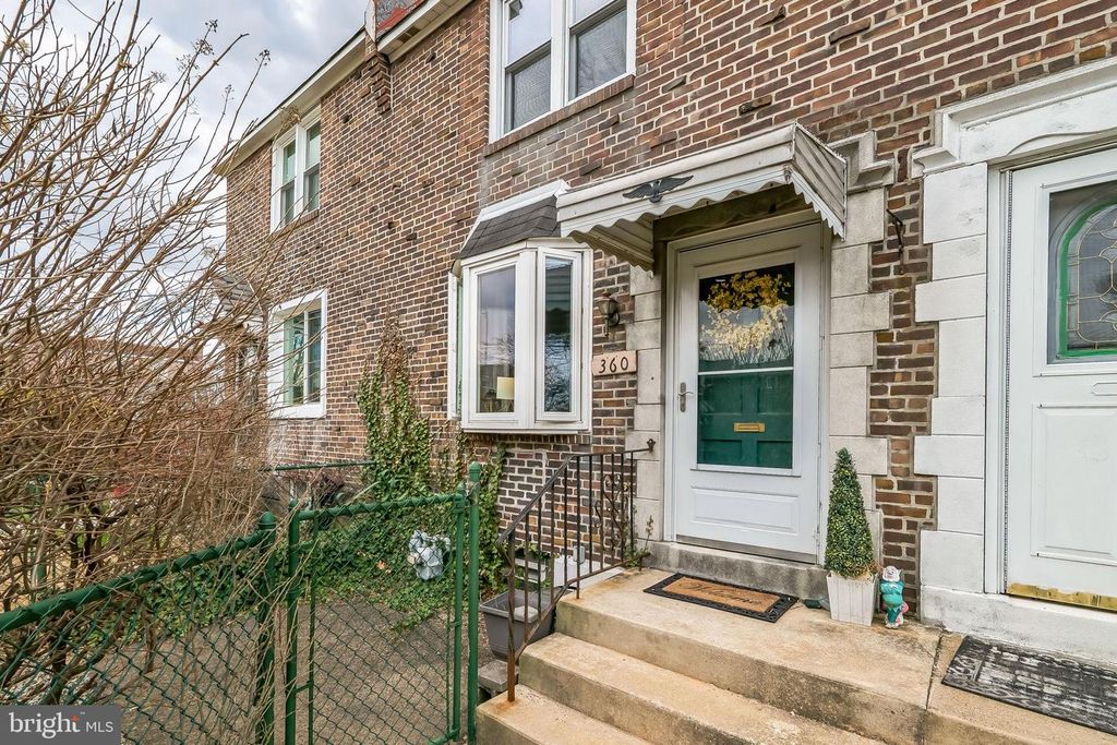 360 WESTMONT DR, Darby, PA 19023