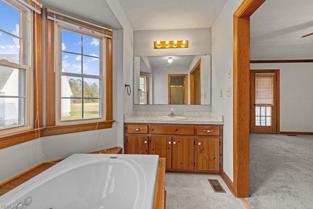 33470 Seacock Chapel RD, Ivor, VA 23866