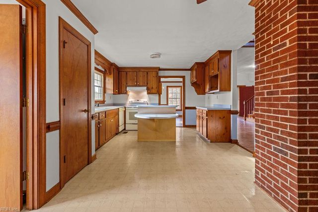 33470 Seacock Chapel RD, Ivor, VA 23866